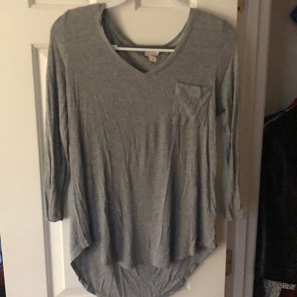 Gray long sleeve tee